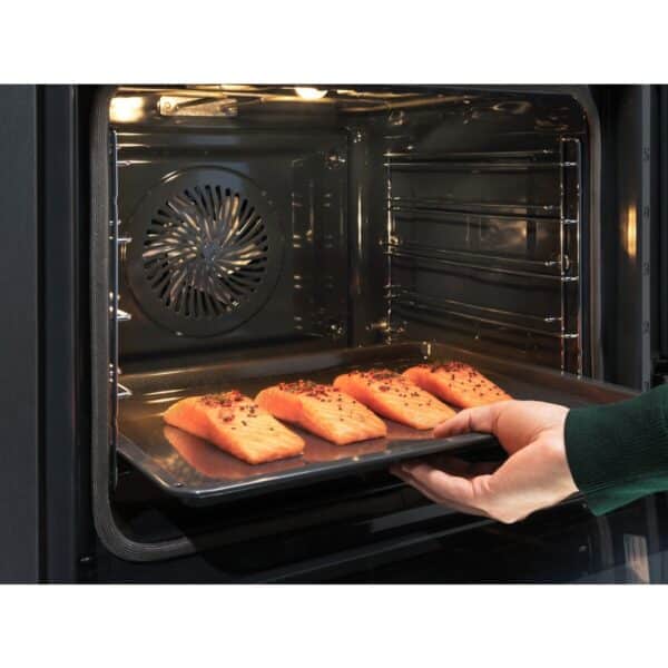 integreeritav auruahi SteamBoost 800 EOB8S39WZ, Electrolux - Image 3