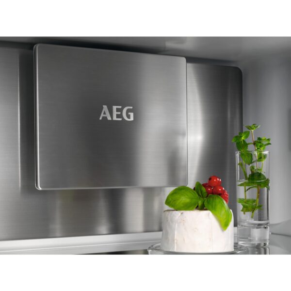 8000 Integreeritud Külmik-sügavkülmik kõrgus 177.2 cm TSC8M181DS, AEG - Image 9