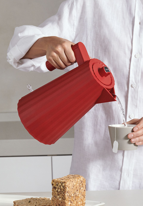 Veekeetja Plisse 1,7 L Alessi MDL06R, punane - Image 2